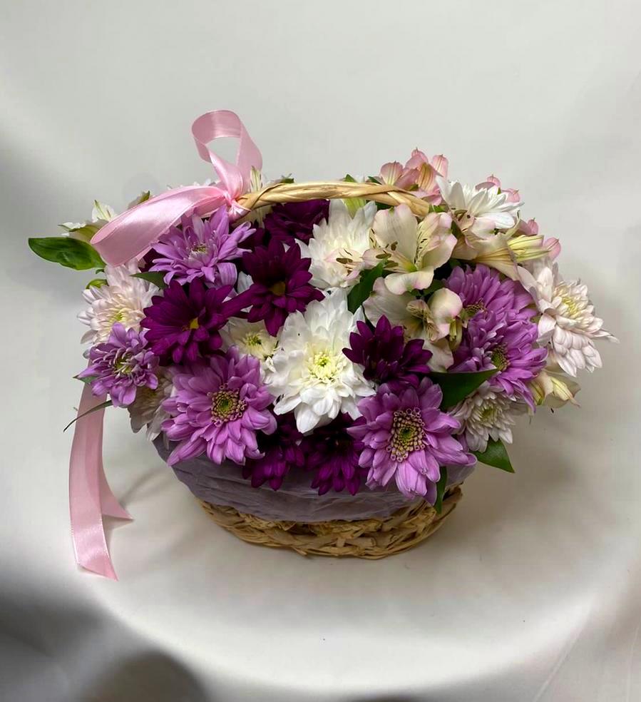 Цветочная композиция из Хризантемы и Альстромерии в корзине в Ивановское