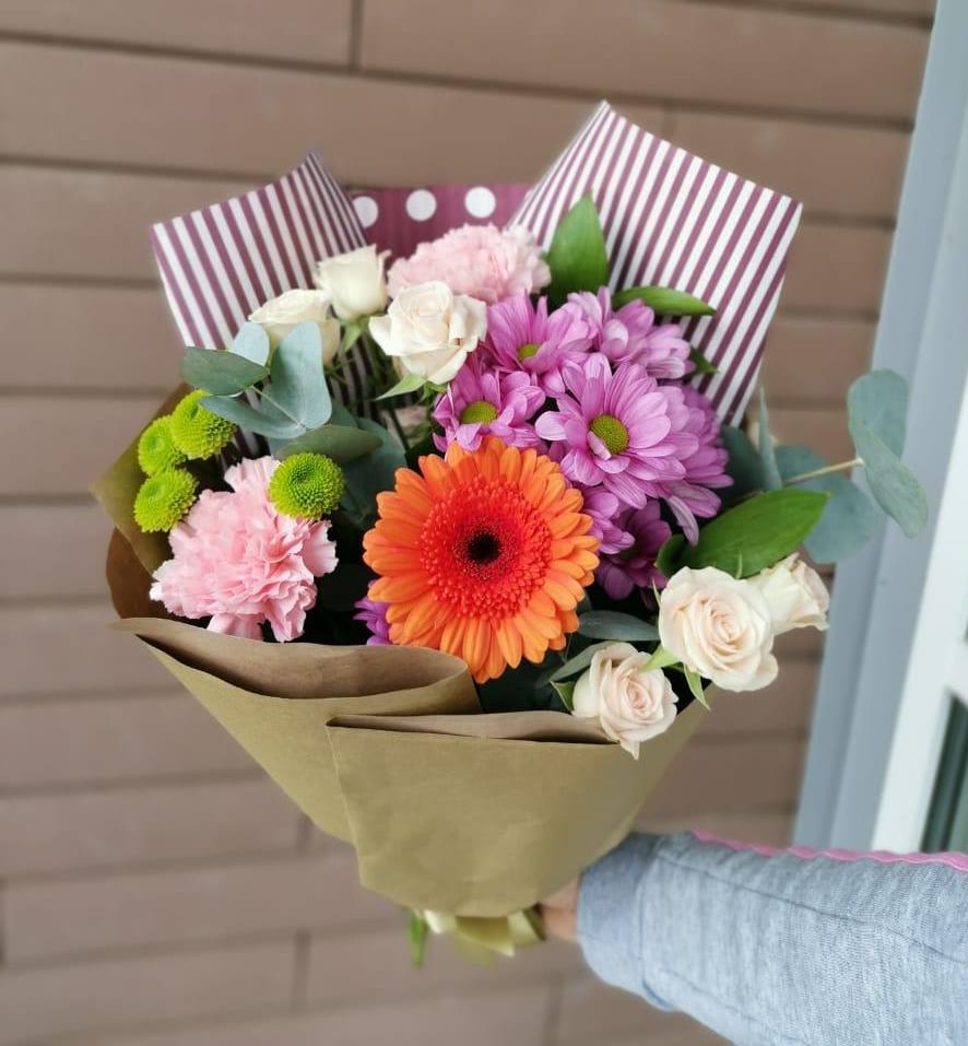 Букет цветов из: Розы, Хризантемы, Гвоздики и Герберы в Ивановское