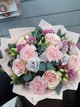 Букет цветов из:  Розы, Гвоздики и Лизиантусы в Ивановское