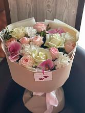 Букет цветов из:  Орхидеи, Розы и Гвоздики в Ивановское