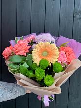 Букет цветов из:  Гвоздики, Розы, Герберы и Хризантемы в Ивановское
