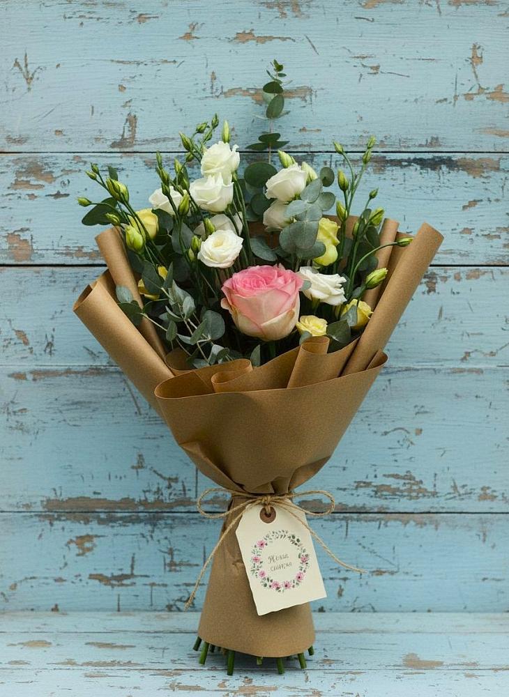 Букет цветов из: Розы и Лизиантусы в Ивановское