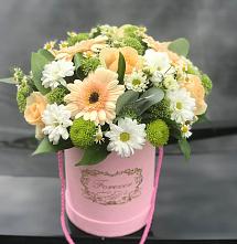 Цветочная композиция из Розы, Герберы и Хризантемы в шляпной коробке в Ивановское