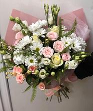 Букет цветов из:  Хризантемы, Розы и Лизиантусы в Ивановское