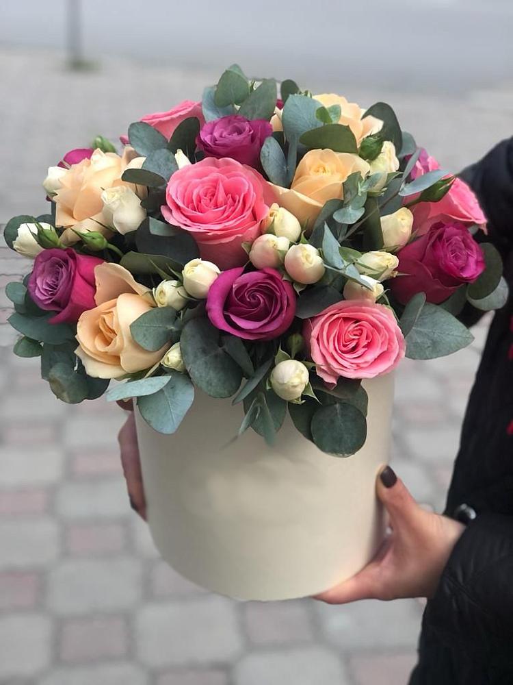 Цветочная композиция из Розы в шляпной коробке в Ивановское