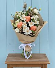 Букет цветов из:  Альстромерии, Лизиантусы, Розы и Хризантемы в Ивановское