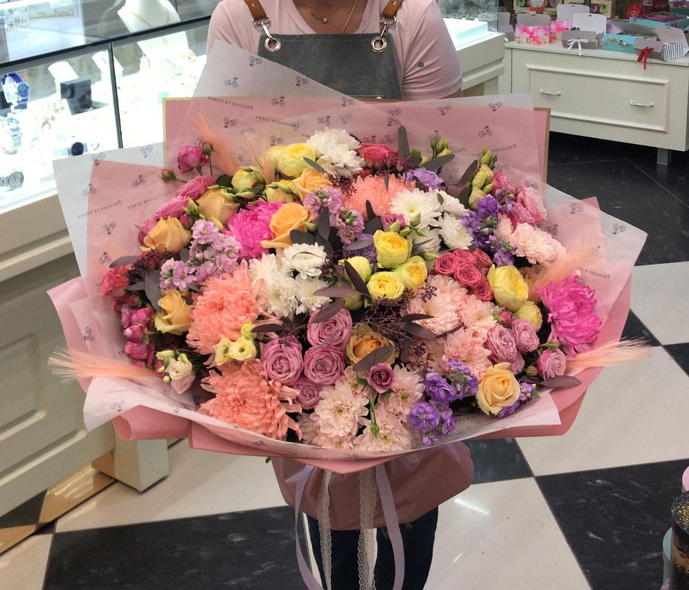 Букет цветов из: Розы, Хризантемы и Лизиантусы в Ивановское