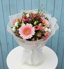 Букет цветов из:  Герберы, Альстромерии и Лизиантусы #REPLACE_PRED# Ивановское