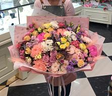 Букет цветов из:  Розы, Хризантемы и Лизиантусы в Ивановское